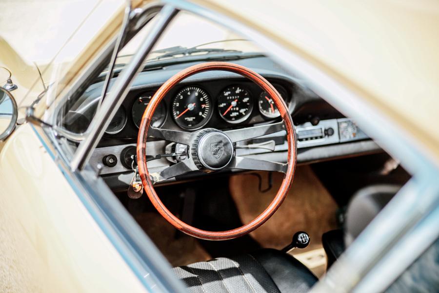 Интерьер Porsche 911 2.0 Coupe 1965 года  (NA) (фото 24 из 33)